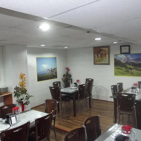 Hotel Gulistan Zara